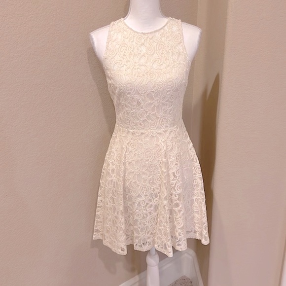 BB Dakota Dresses & Skirts - BB Dakota Ivory Lace FIt & Flare Sleeveless Dress